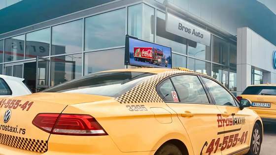 P2.5mm 4500 het Dak van de netentaxi Reclametekens 4G Wifi GPS verbinden