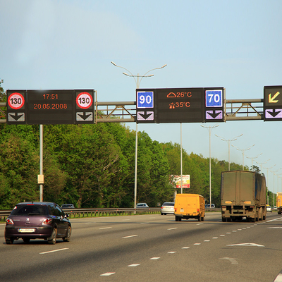 Douanep25 van het LEIDENE Teken Verkeers het Veranderlijke Bericht voor Weg City Road
