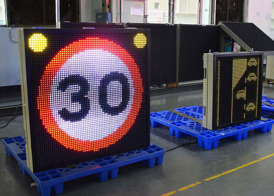 Elektronisch Verkeer EN12966 die de Lichte Waarschuwing van de TekensVerkeersveiligheid opvlammen