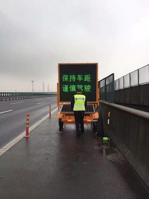 De Tekens die van de P10mmp16mm VMS Aanhangwagen het Beweegbare LEIDENE Scherm adverteren
