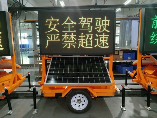 De mobiele Aanhangwagen van IP56 VMS ondertekent Digitale LEIDEN Reclameaanplakbord